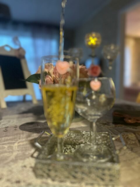 Hello les AMOUREUX😍😍
Qui dit jour férié ....dit week end prolongé !!🤩
Venez profiter d un moment de détente avec votre moitié♥️dans une de mes love room ,LOVIN CHALET à Biscarrosse !
- JACCUZZI PRIVATIF
- PETIT DEJ 🥐🍞🥖🧈
- DECO ROMANTIQUE SOIGNEE🌹🌸
Suite à un désistement de la disponibilité dans mes lovin chalets REVES D UN SOIR ET ROMANCE ;
Vite vite
contactez moi
☎ 06. 87. 90. 42. 47
#biscarrosse #biscarrosse_grands_lacs #landes #loveroom #bordeaux #amour #escapaderomantique #offrir #couple #amoureux #jacuzzi #weekendinsolite #chaletromantique #nouvelleaquitaine #bordeauxmaville #romantique #romance #jaccuzziprivé #petitdejeuner #massageduo